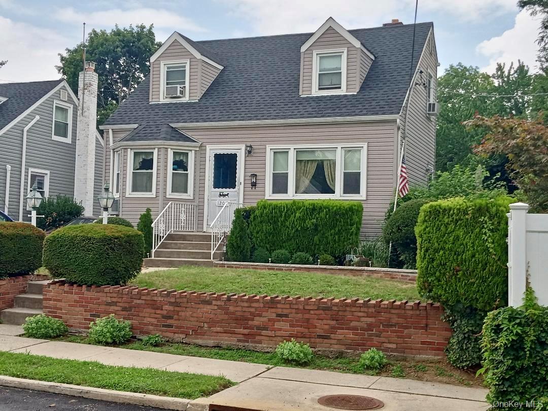 1207 Slabey Avenue, Valley Stream NY 11580