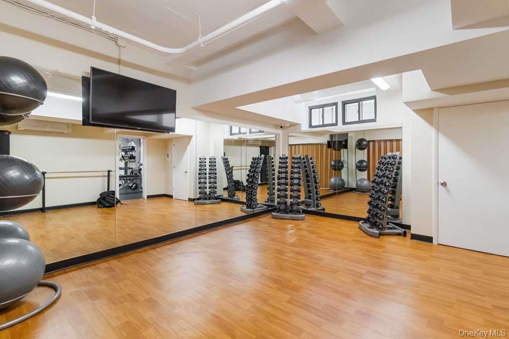 69-10 Yellowstone Boulevard Unit 505, Forest Hills NY 11375