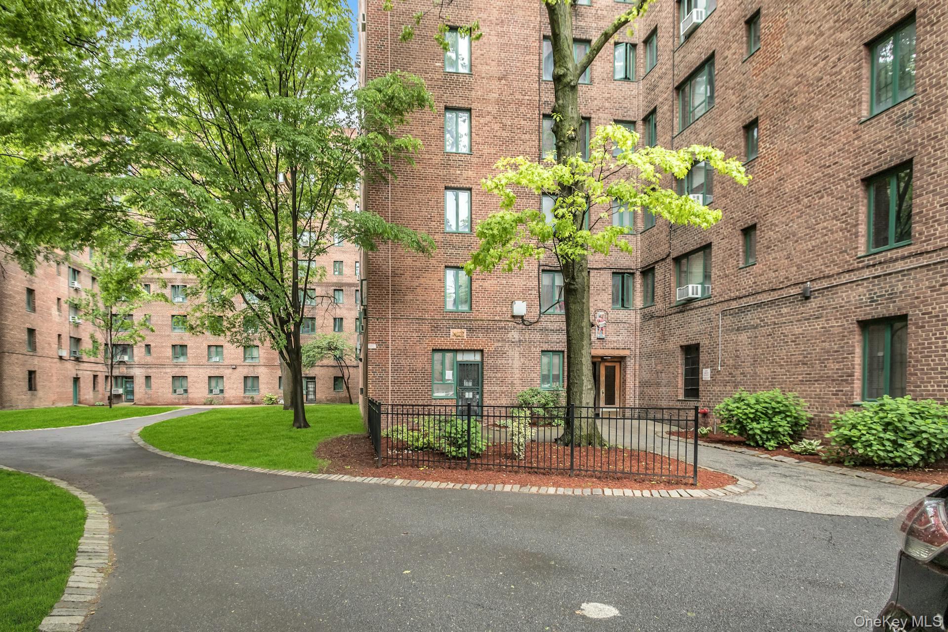 1579 Metropolitan Avenue Unit 3B, Bronx NY 10462