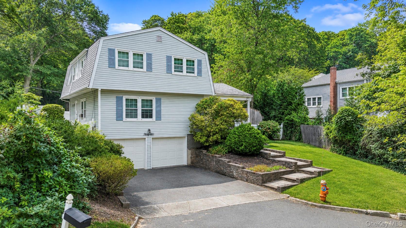 35 Sanford Street, Huntington Station NY 11746