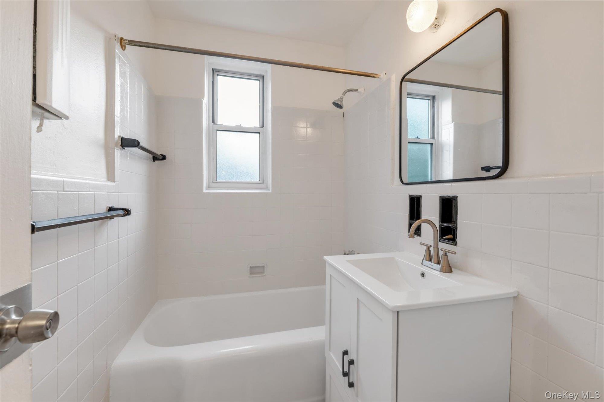 65-45 Yellowstone Boulevard Unit 2B, Forest Hills NY 11375