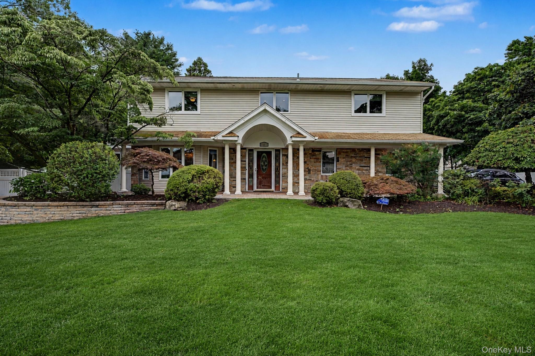 6 Field Daisy Lane, East Northport NY 11731
