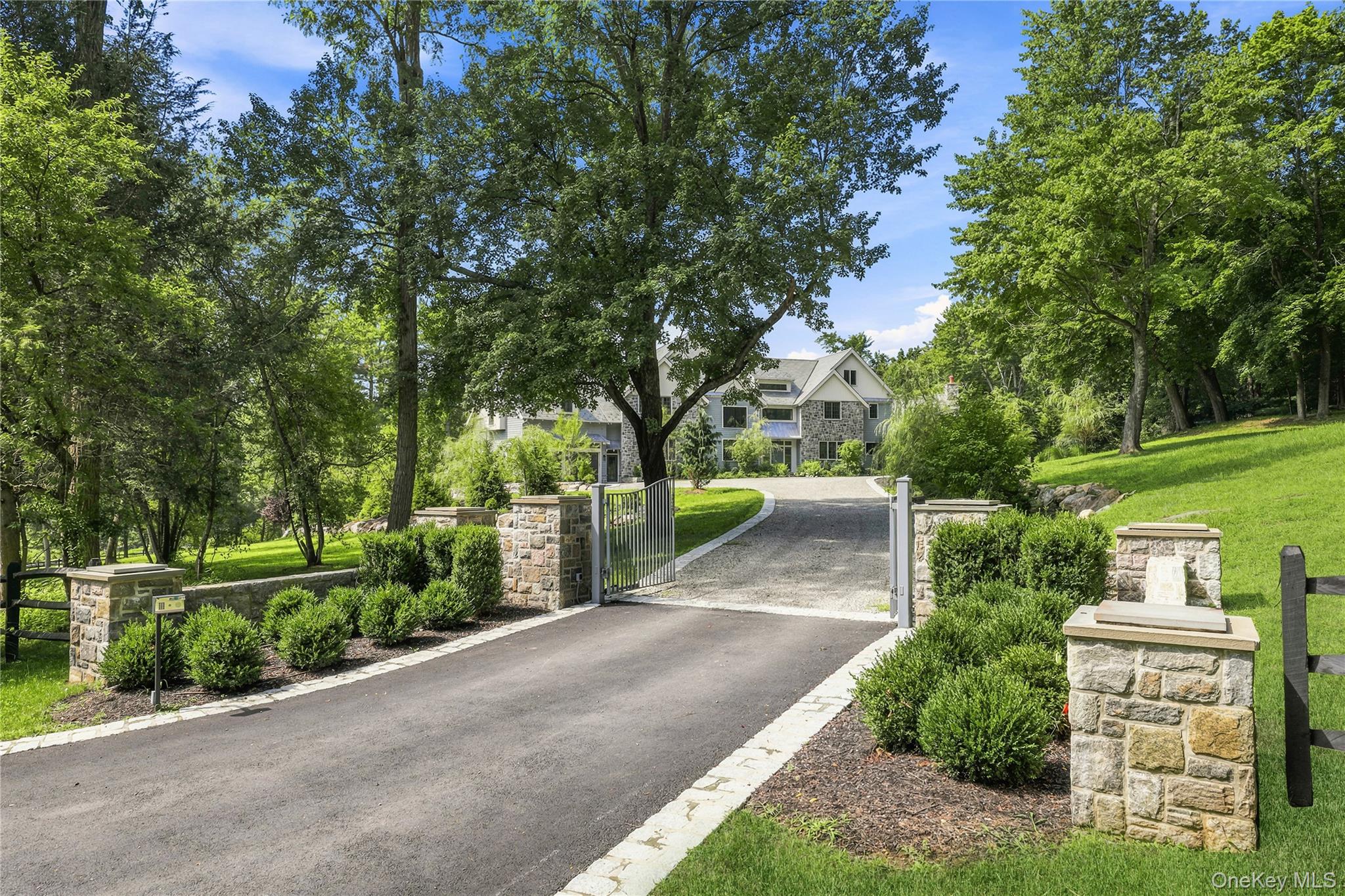 2 Barry Court, Katonah NY 10536