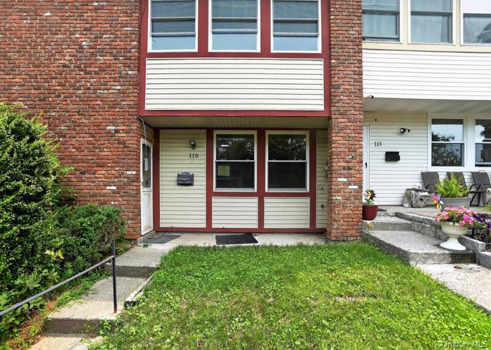115 Rolling Way, Peekskill NY 10566