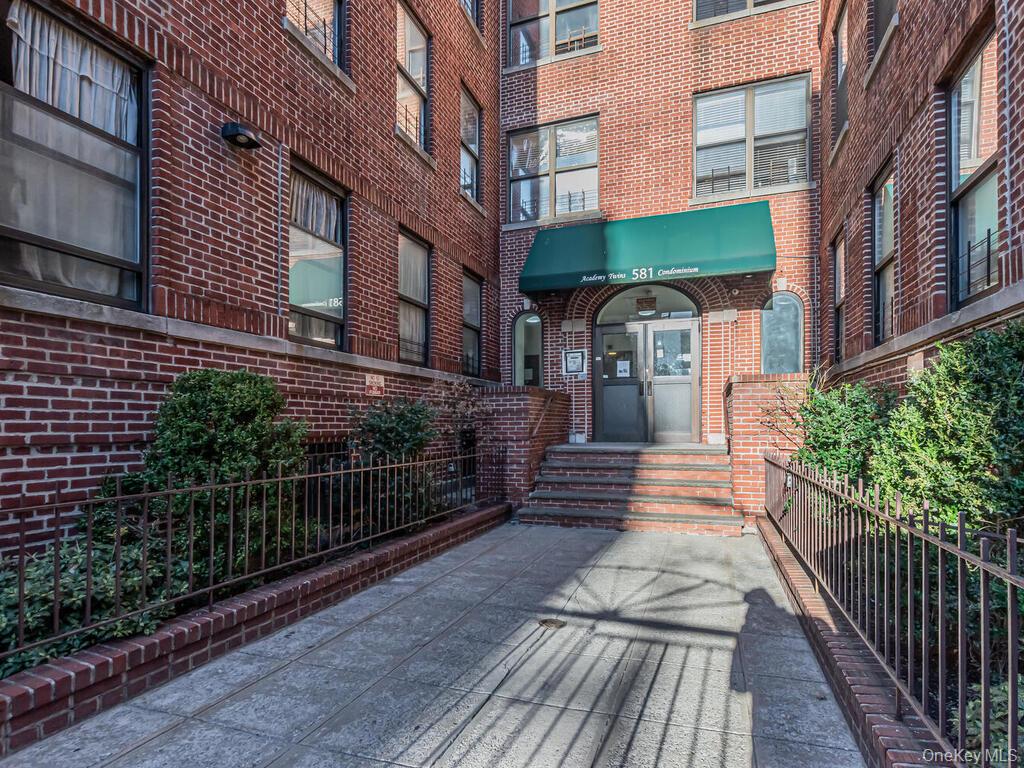 581 Academy Street Unit GLE, Manhattan NY 10034