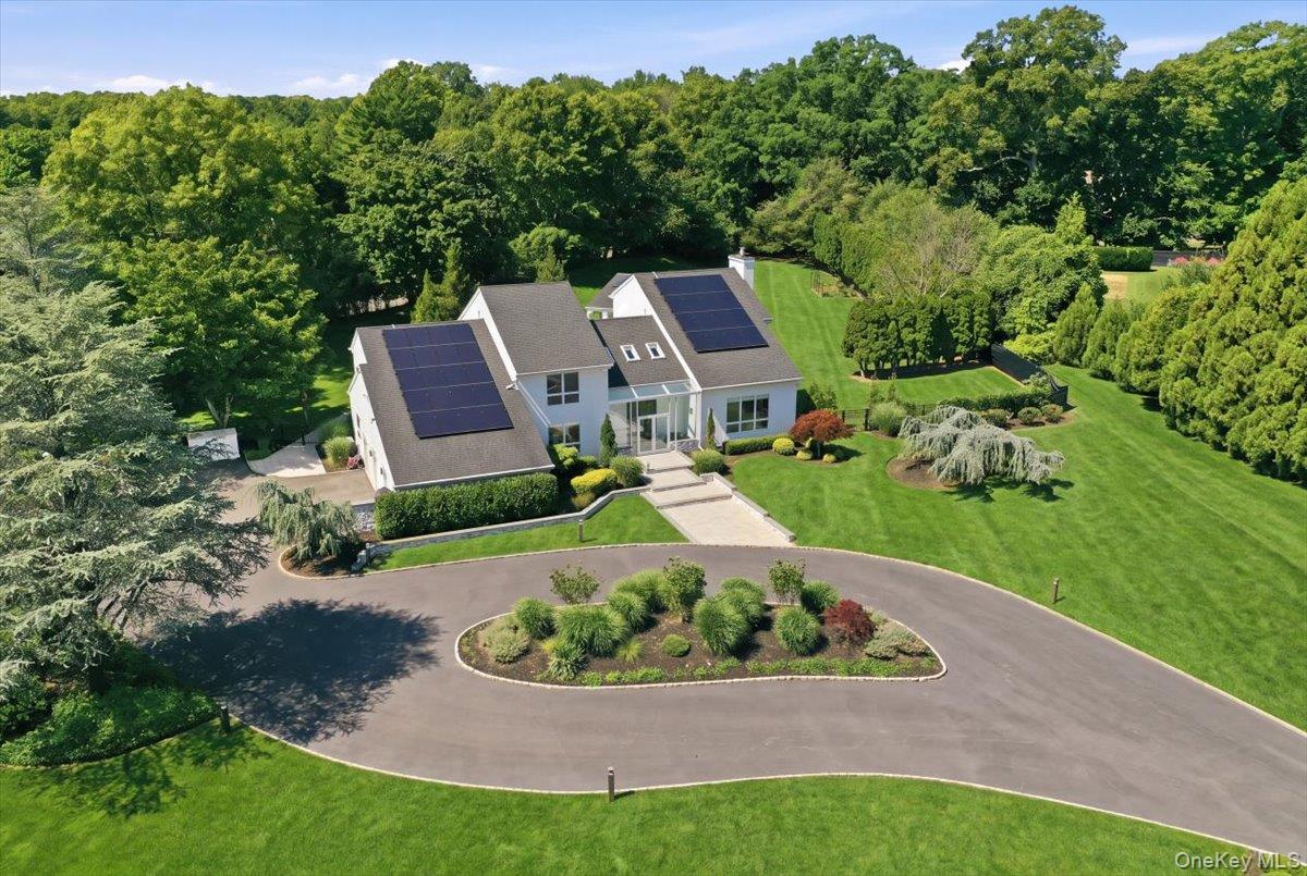 5 Meadow Gate W, Head Of The Harbor NY 11780
