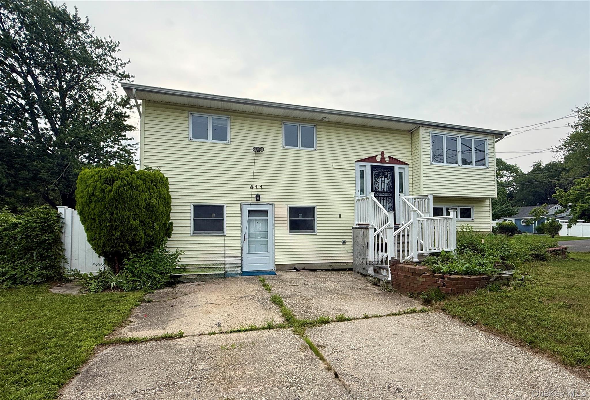 411 Mayflower Avenue, Brentwood NY 11717