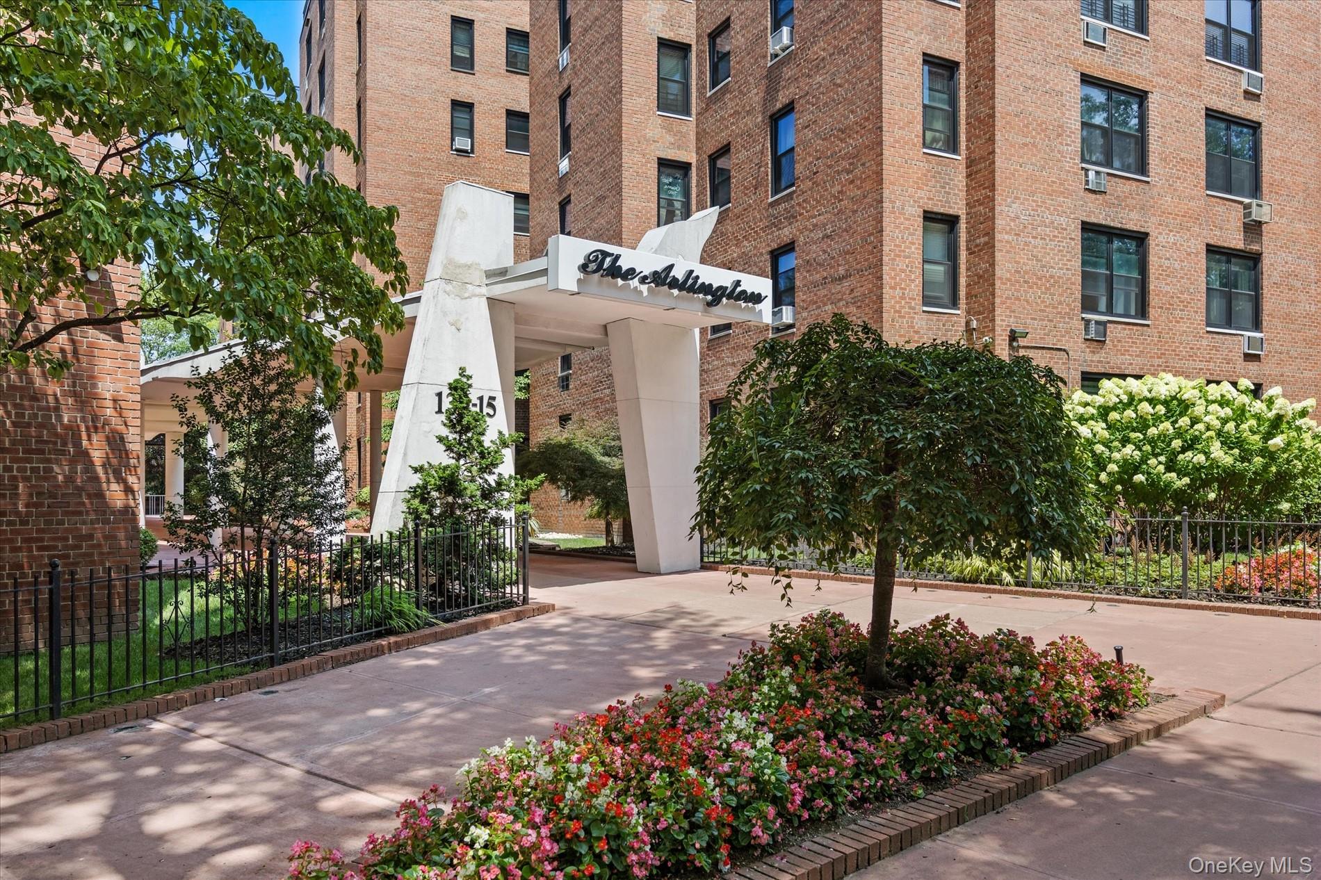 139-15 83rd Avenue Unit 226, Briarwood NY 11435