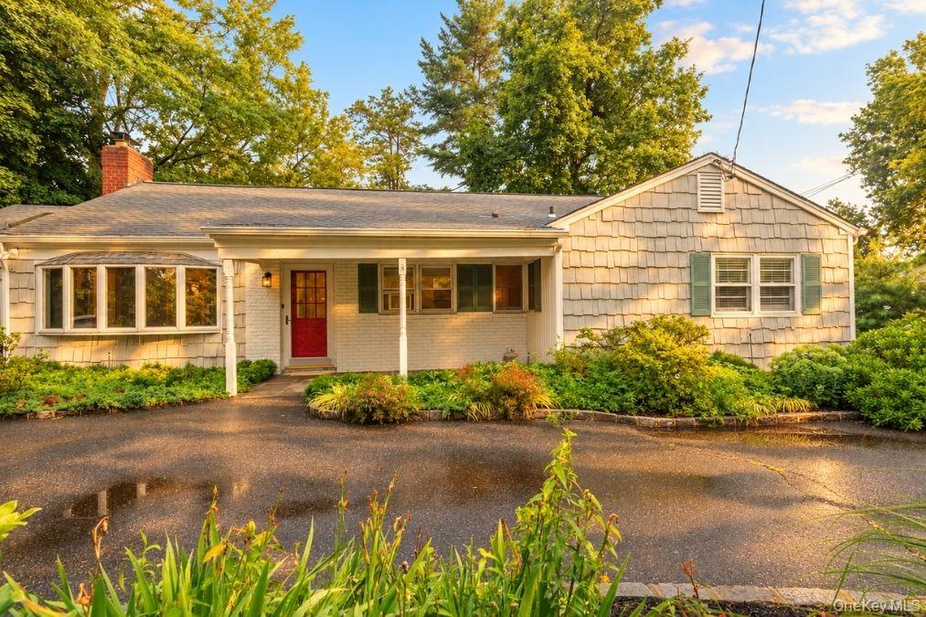 75 Cove Road, Huntington NY 11743