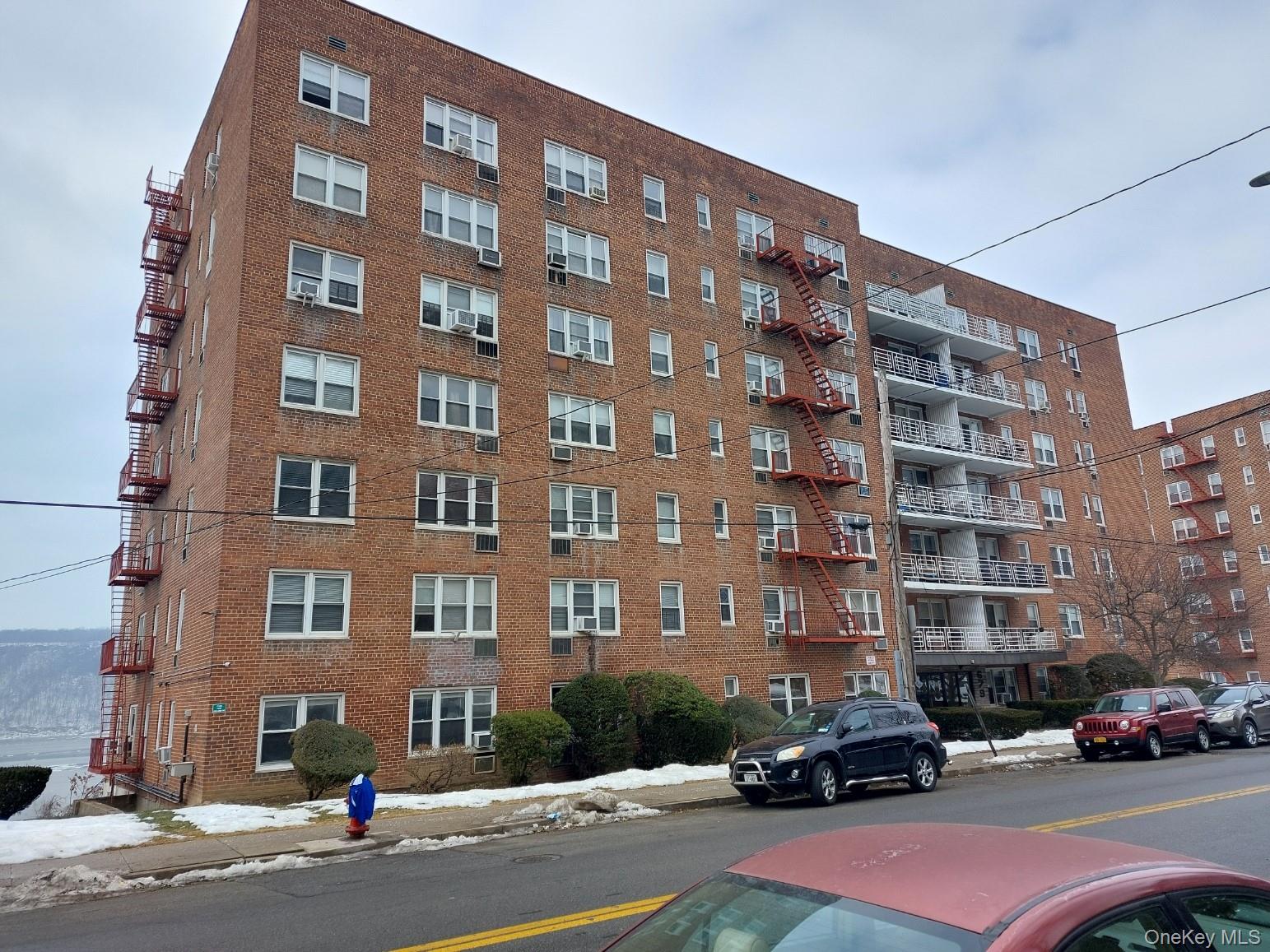 679 Warburton Avenue Unit 1L, Yonkers NY 10701