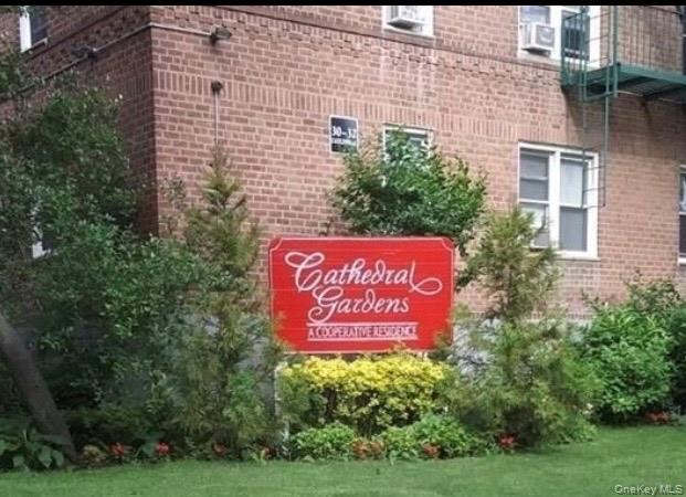 36 Cathedral Avenue Unit 2D, Hempstead NY 11550