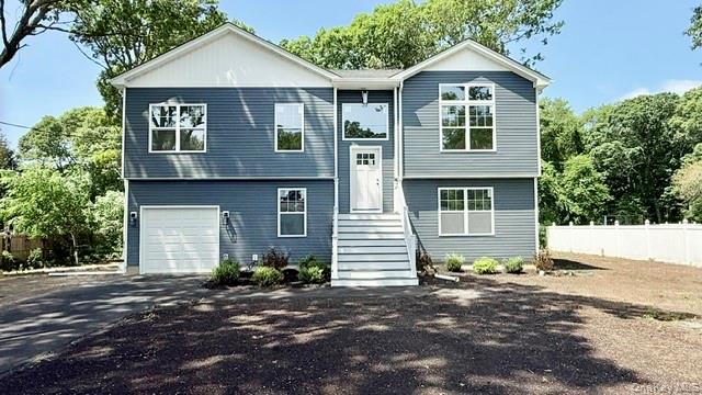 964 Sipp Avenue, Medford NY 11763