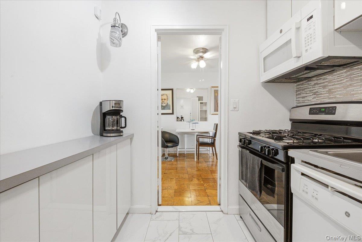 70-25 Yellowstone Boulevard Unit 16R, Forest Hills NY 11375