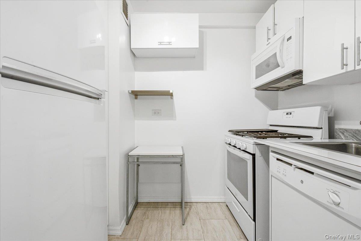 70-25 Yellowstone Boulevard Unit 4B, Forest Hills NY 11375