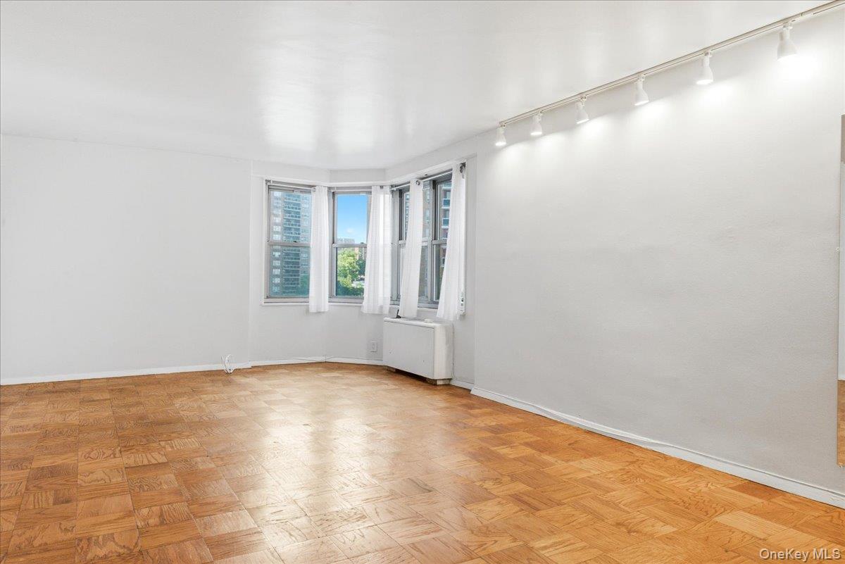 70-25 Yellowstone Boulevard Unit 4B, Forest Hills NY 11375