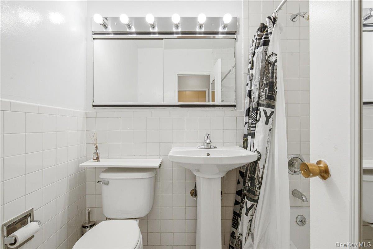 70-25 Yellowstone Boulevard Unit 4B, Forest Hills NY 11375