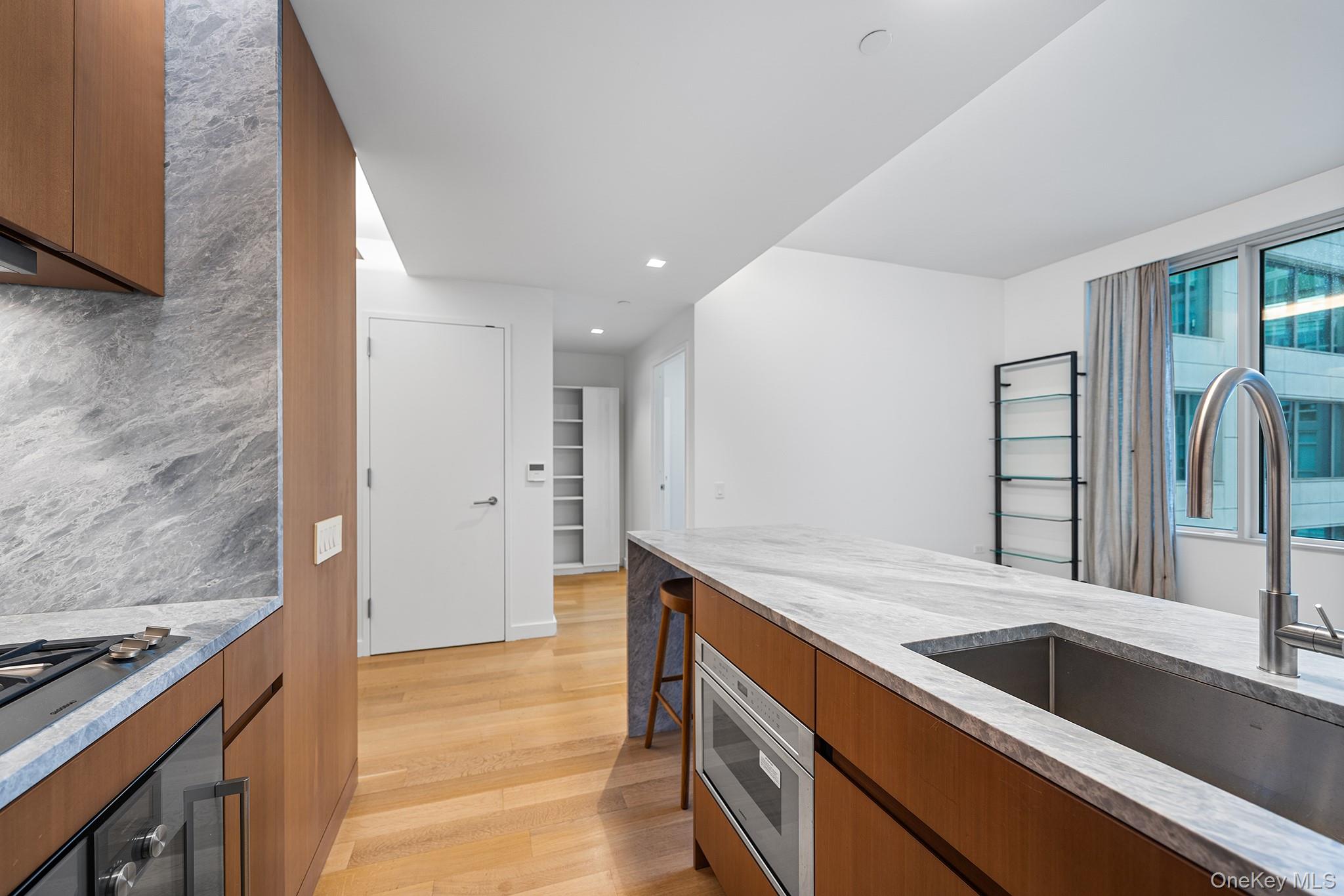 611 W 56th Street Unit 6F, Manhattan NY 10019