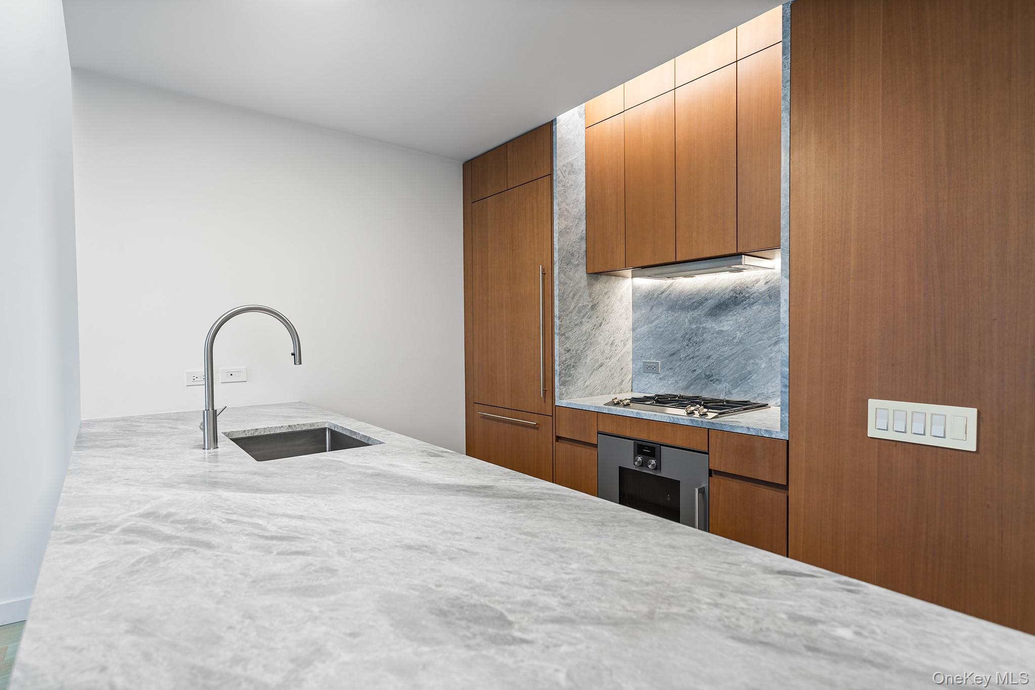 611 W 56th Street Unit 6F, Manhattan NY 10019