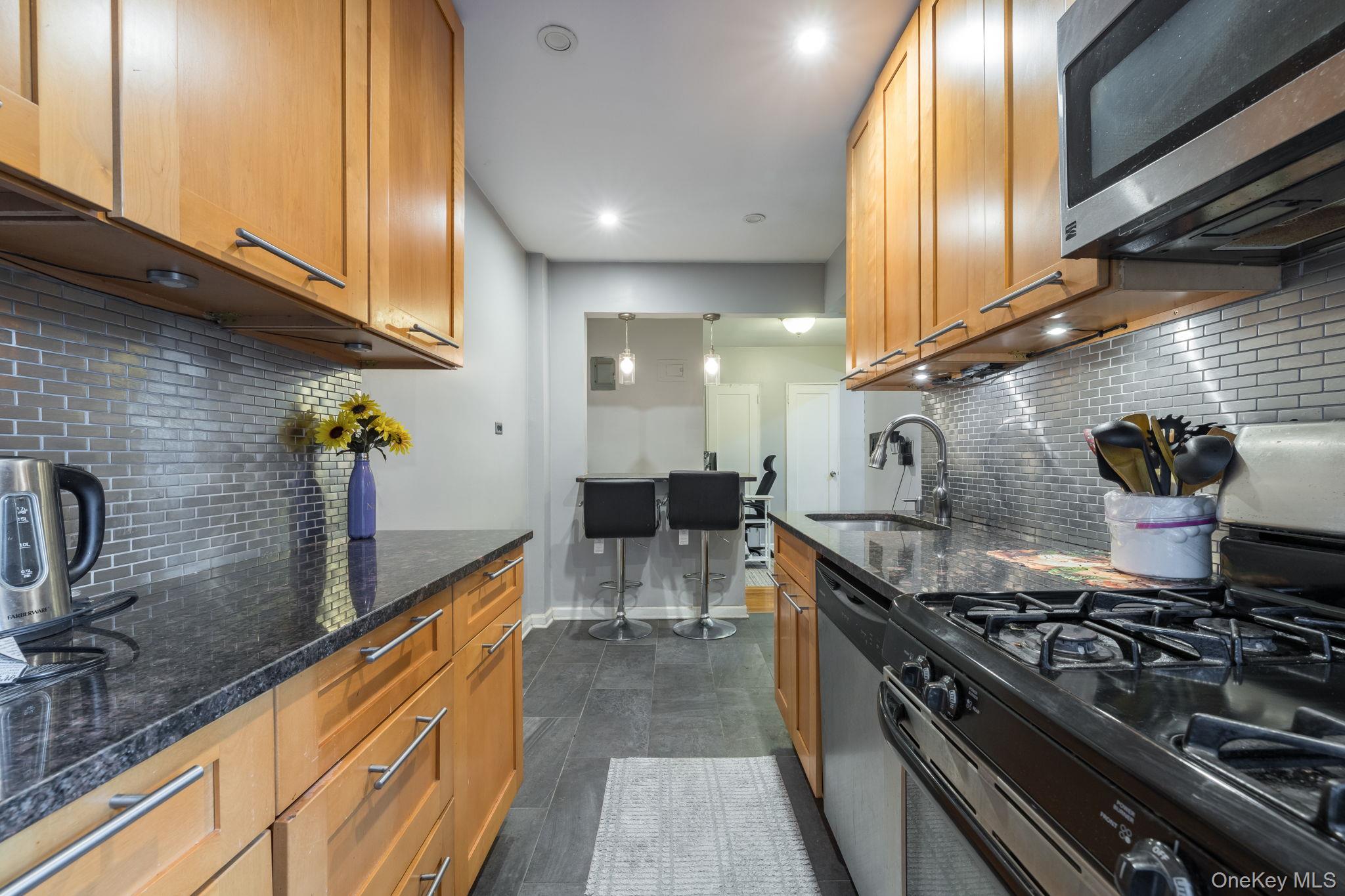 182-25 Wexford Terrace Unit 410, Jamaica Estates NY 11432