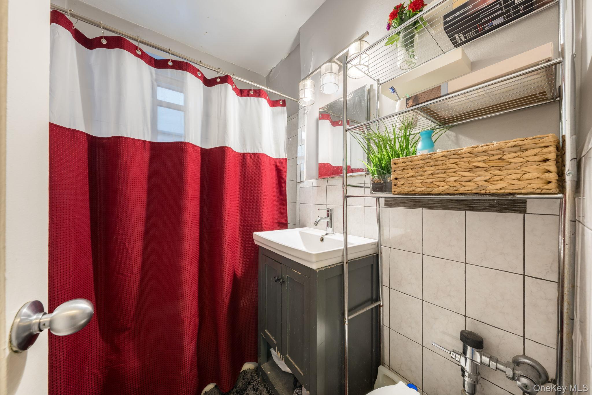 182-25 Wexford Terrace Unit 410, Jamaica Estates NY 11432