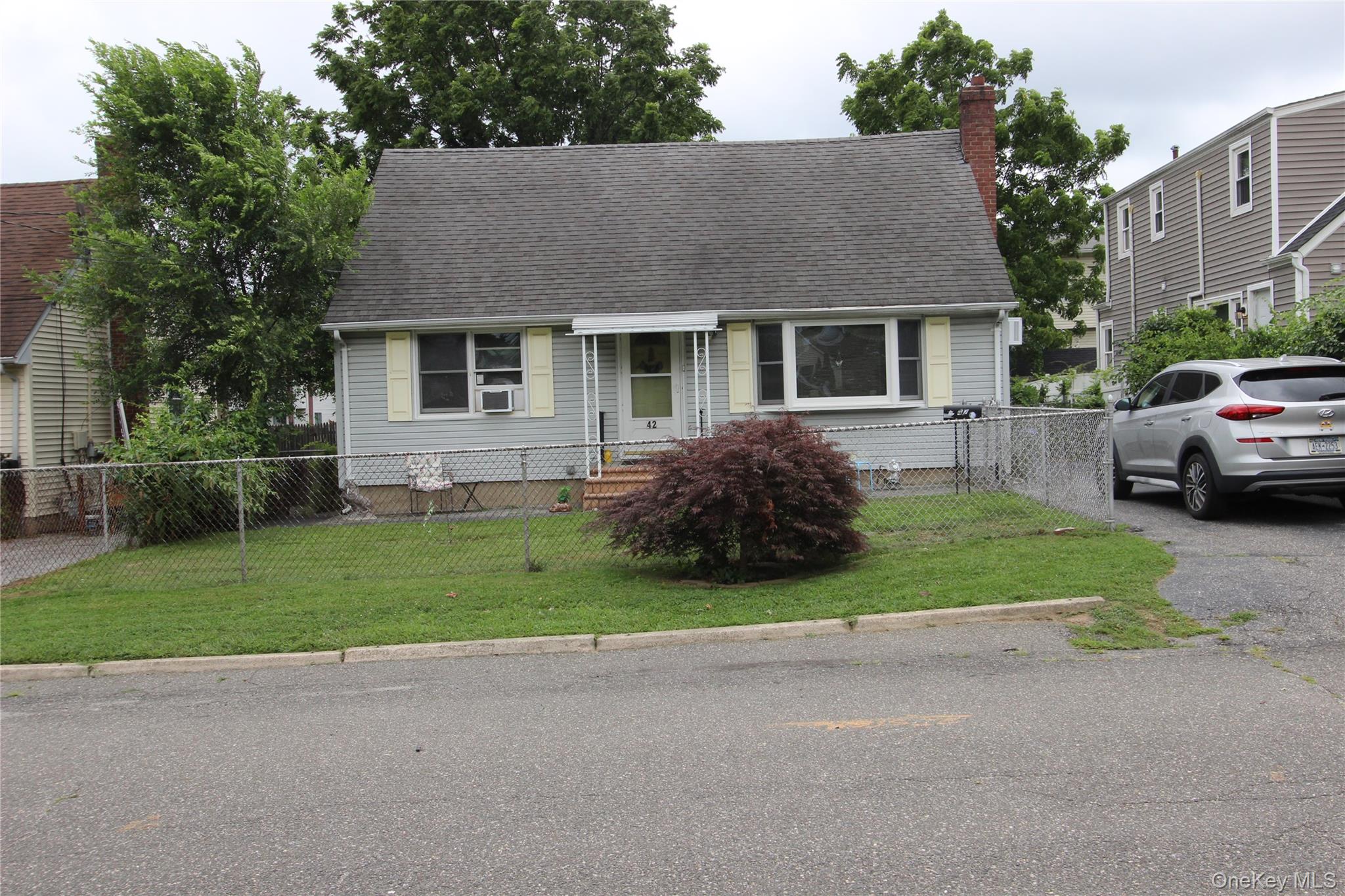42 5th Avenue S, Huntington Station NY 11746