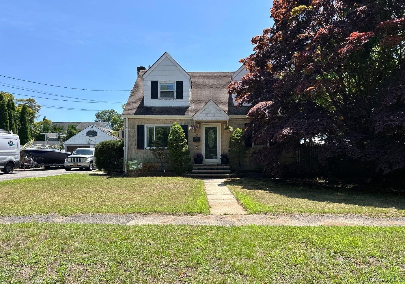 24 Gates Street, Greenlawn NY 11740