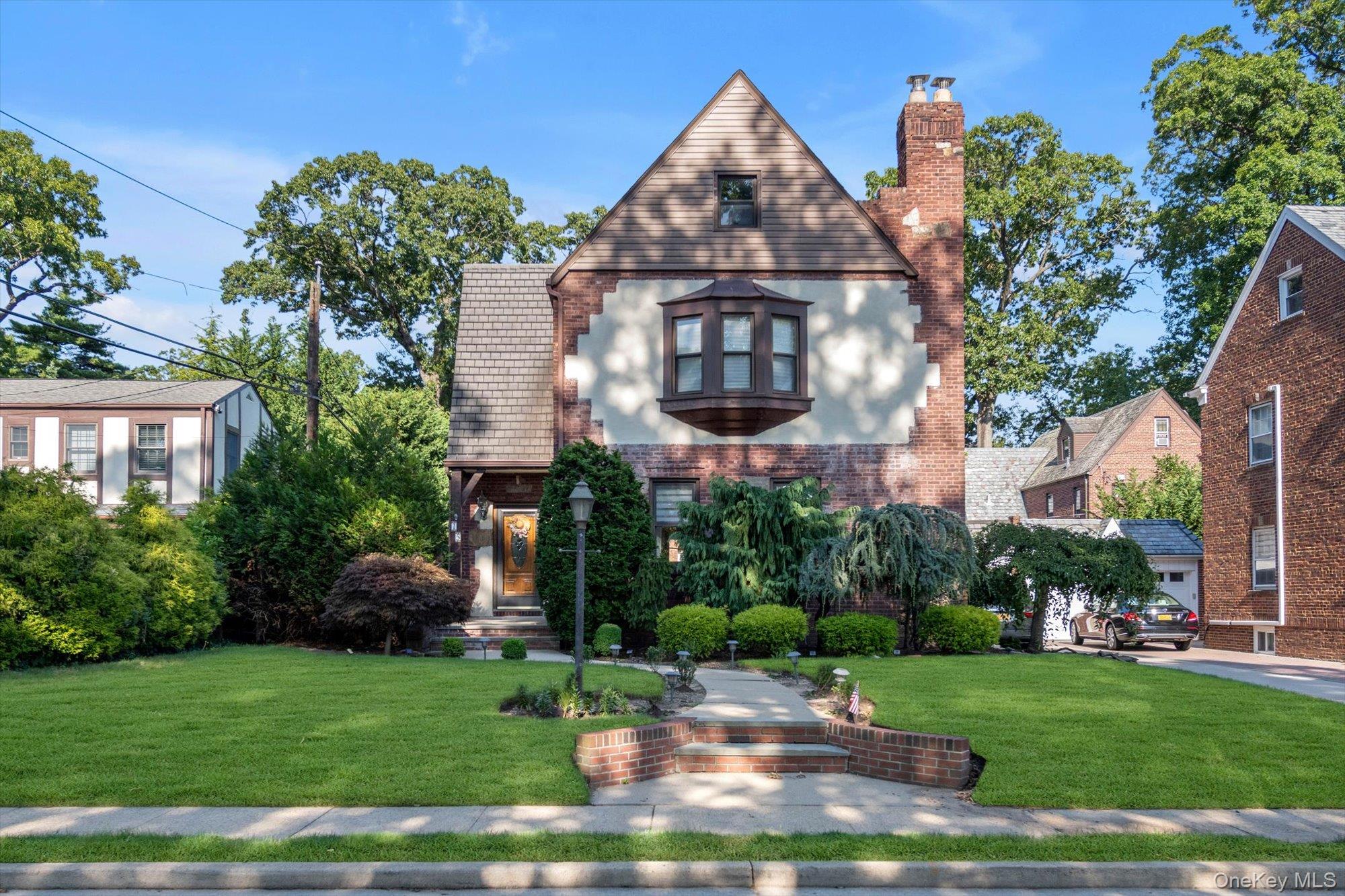 15 Parkwold Drive W, Valley Stream NY 11580