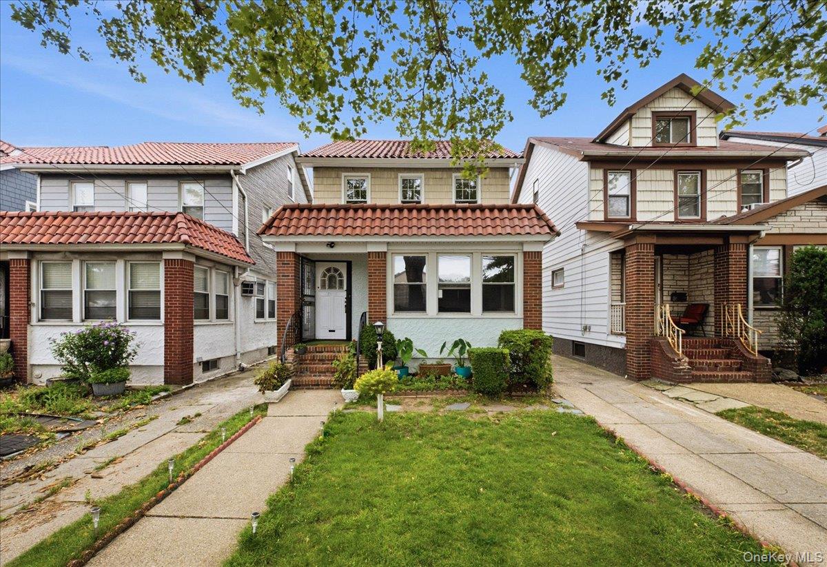 80-25 Woodhaven Boulevard, Glendale NY 11385