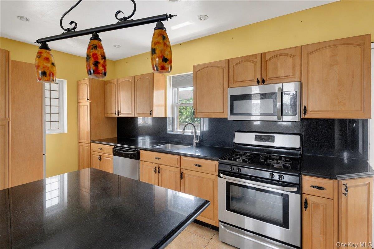 227 Calhoun Avenue, Bronx NY 10465