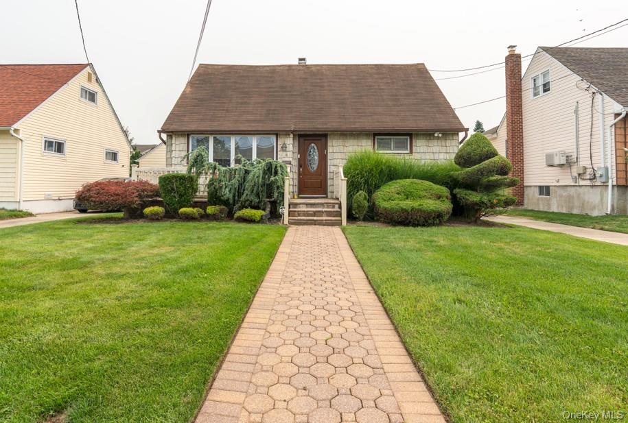 81 Montgomery Avenue, Oceanside NY 11572