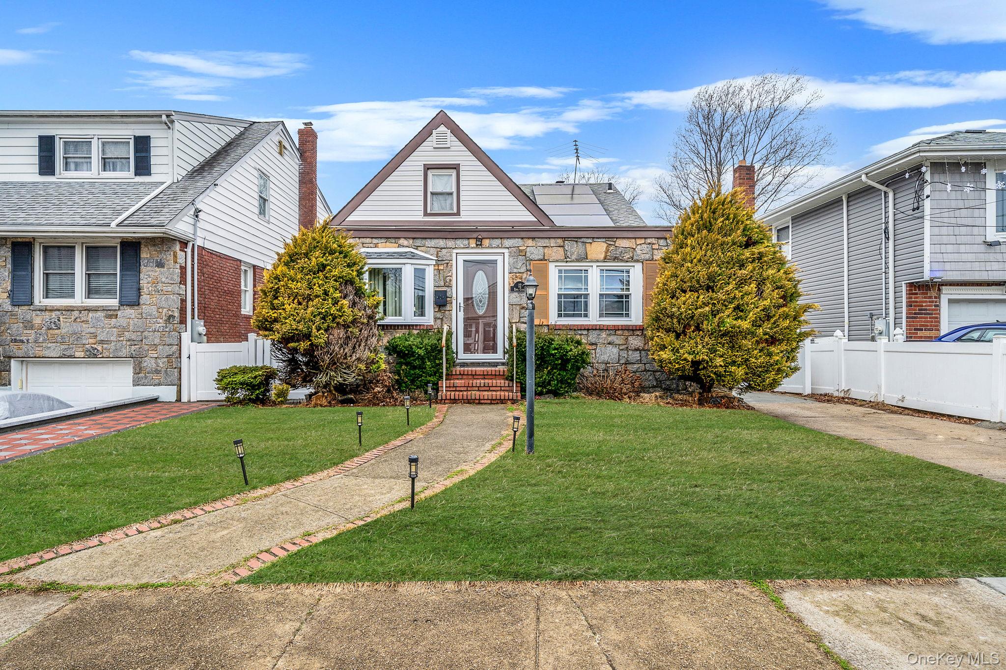 12 Edna Court, Valley Stream NY 11580