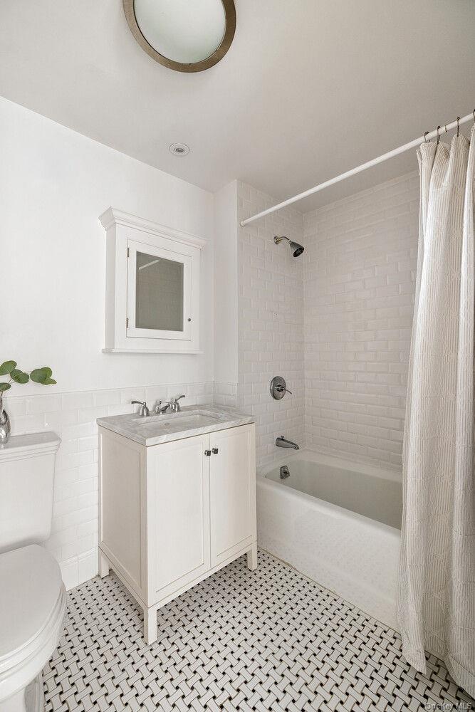 27 W 72ND Street Unit 205, Manhattan NY 10023