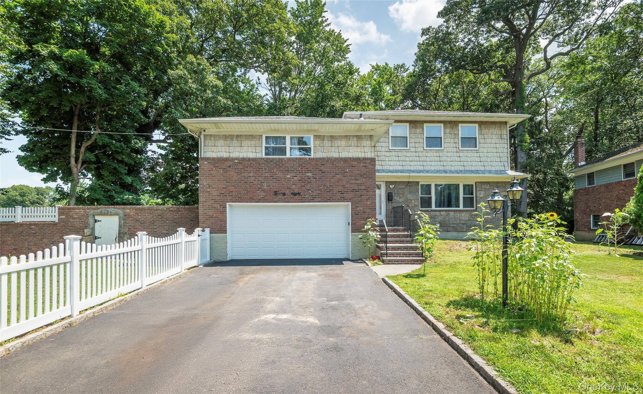 28 Brookdale Road, Glen Cove NY 11542