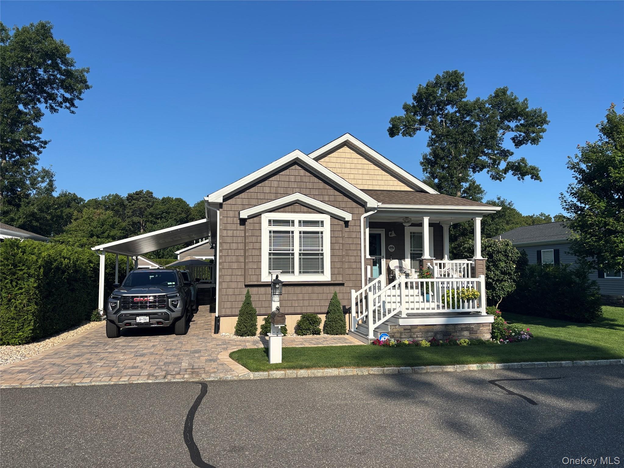 1661 Old Country Road Unit 567, Riverhead NY 11901