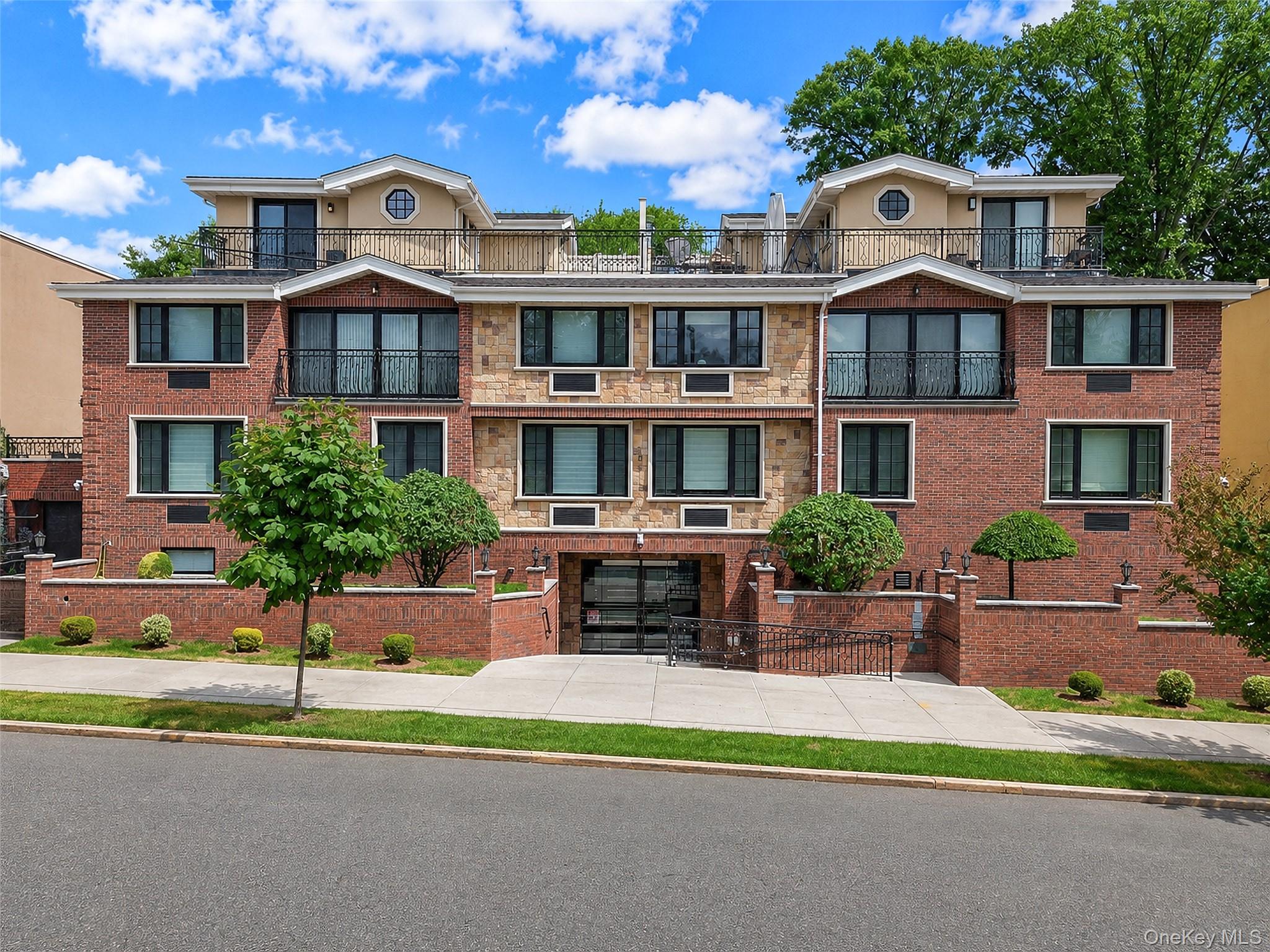 185 Battery Avenue Unit 2A, Brooklyn NY 11209