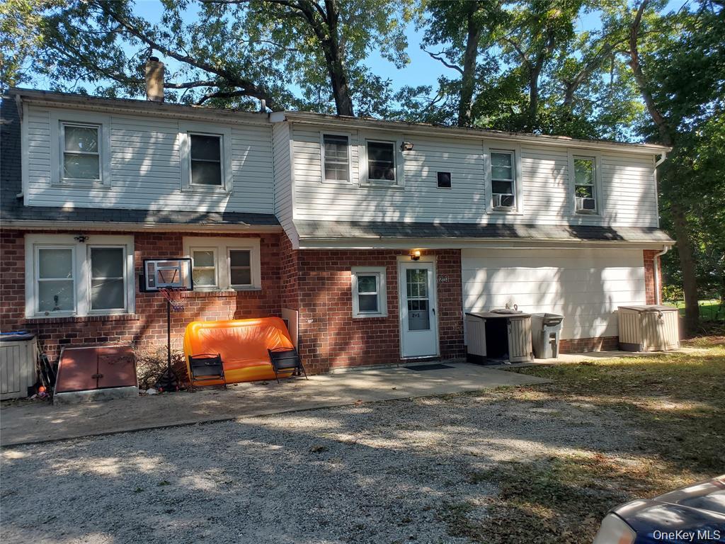 10 Sally Lane, Ridge NY 11961