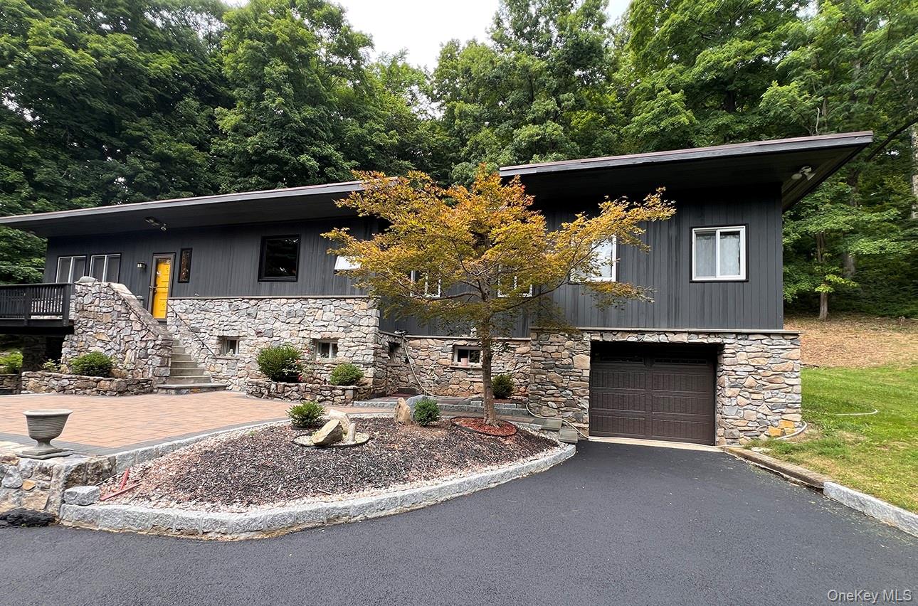 16 Briar Hill Road, Hopewell Junction NY 12533