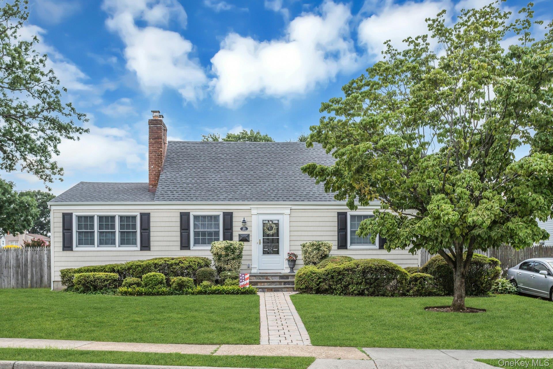 29 Timber Road, Glen Cove NY 11542