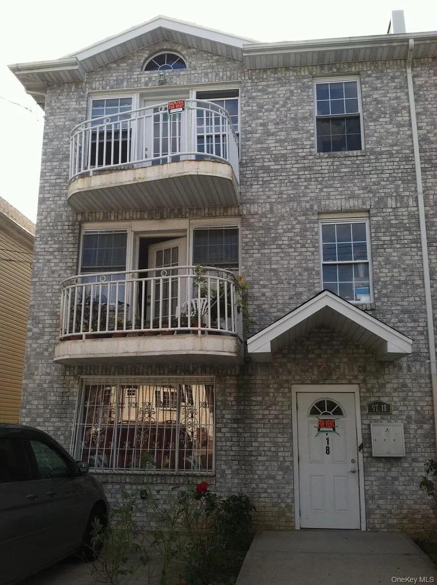 9718 125th Street, Richmond Hill NY 11419