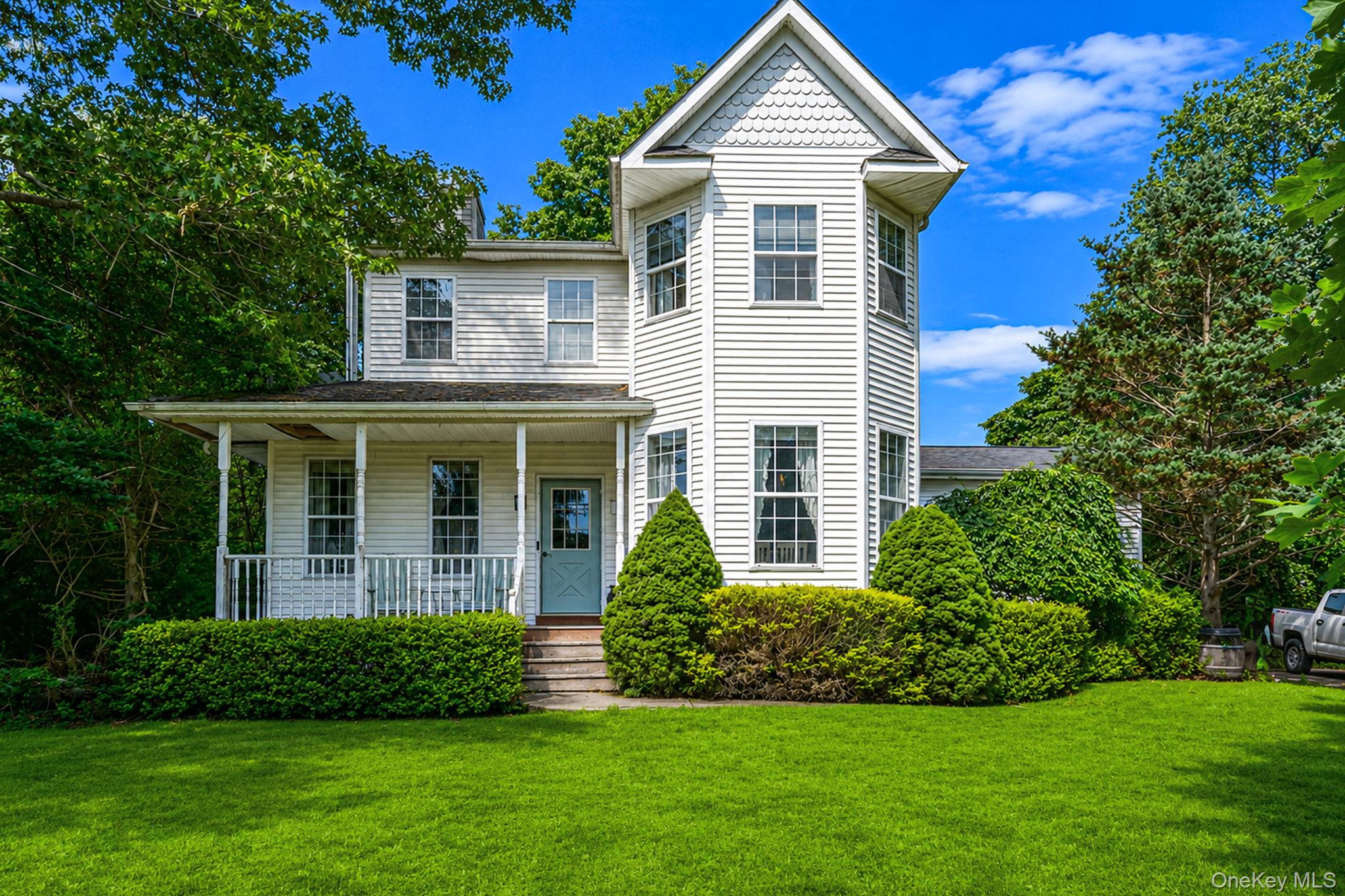 138 Holiday Boulevard, Center Moriches NY 11934