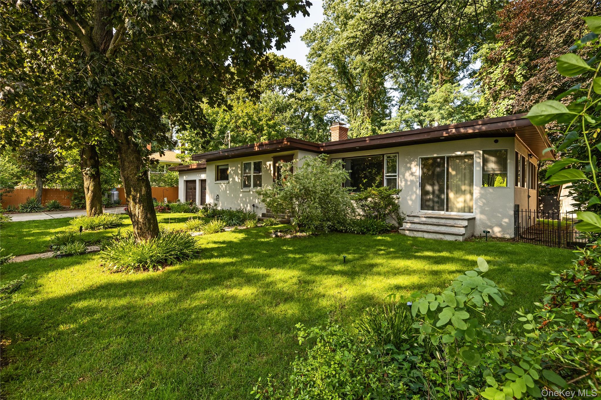 206 Cliff Road W, Wading River NY 11792