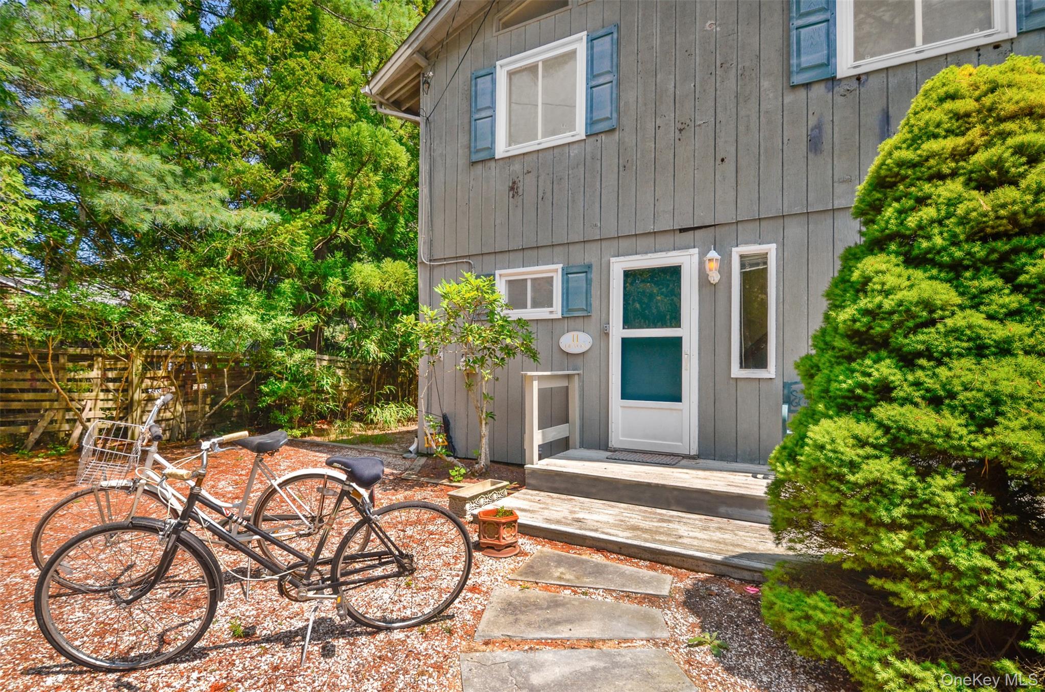 11 Devon Road, Amagansett NY 11930