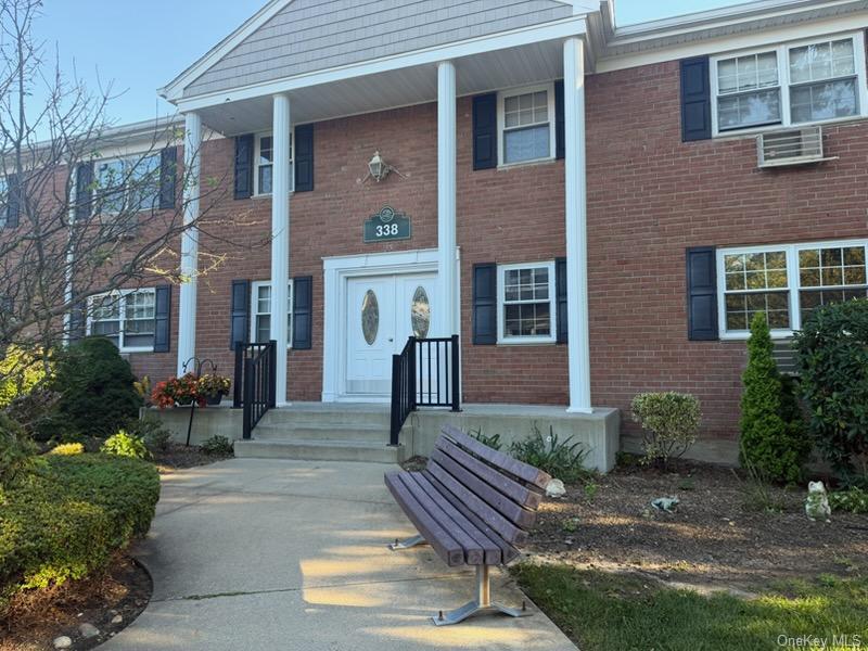 338 Lakeland Avenue Unit 6 E, Sayville NY 11782