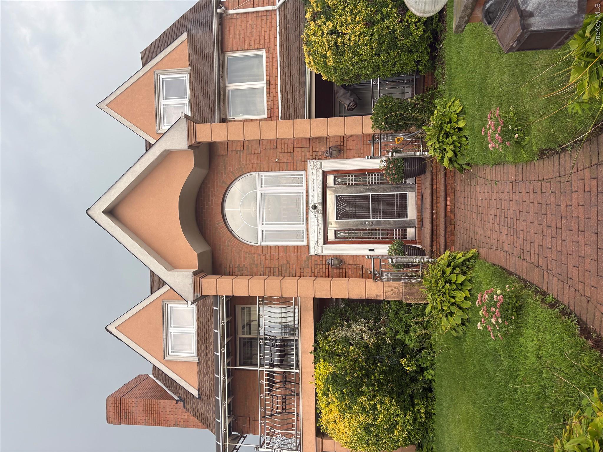 34 Marlowe Road, Valley Stream NY 11580