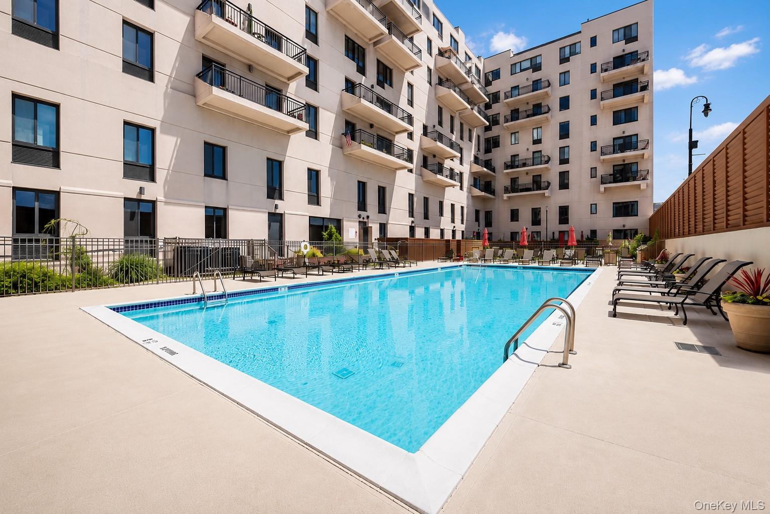100 Broadway W Unit 4T, Long Beach NY 11561
