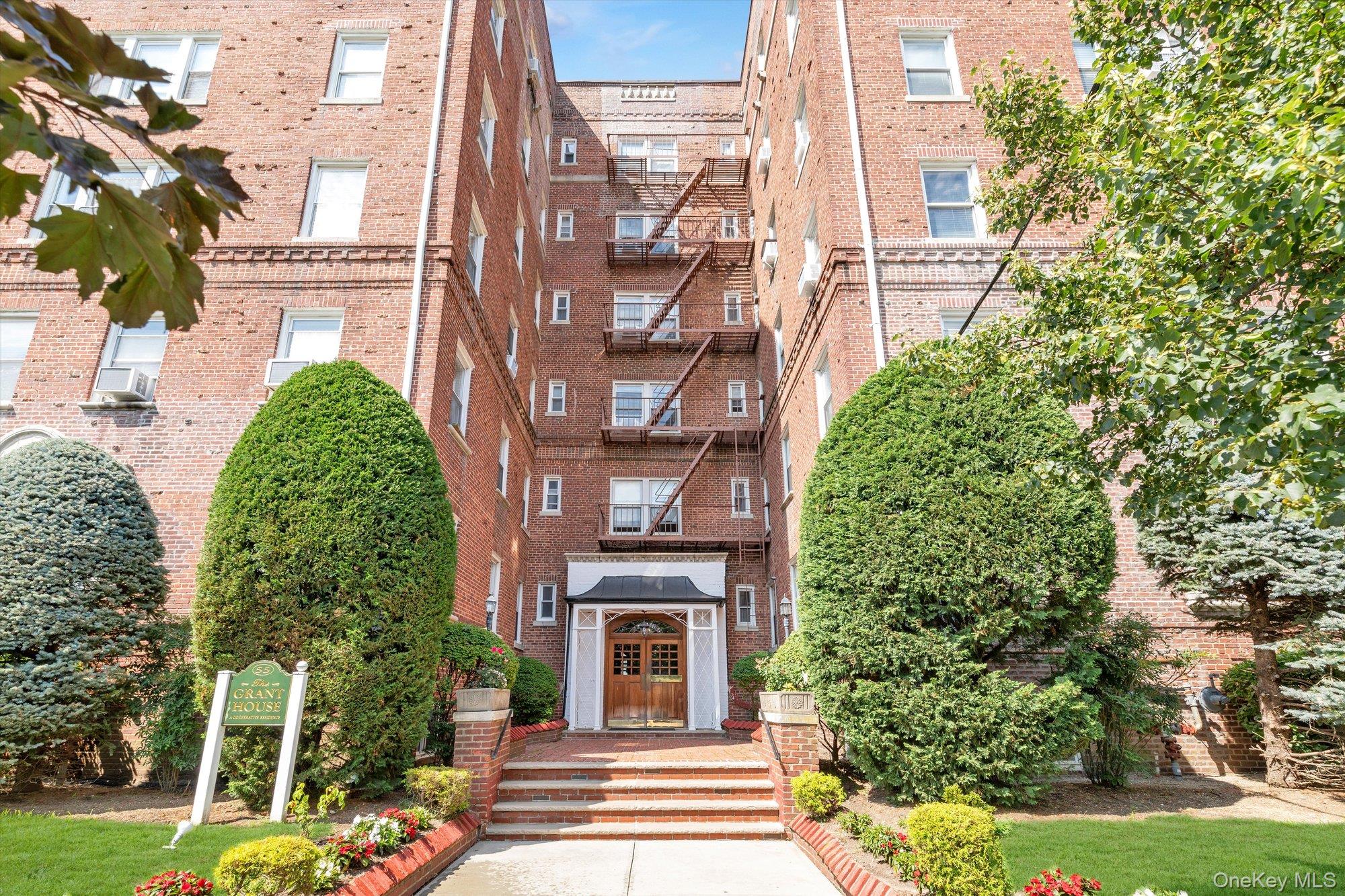 55 Grand Avenue Unit 2A, Rockville Centre NY 11570