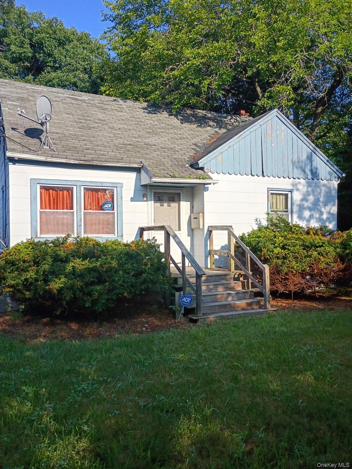 1718 N Gardiner Drive, Bay Shore NY 11706