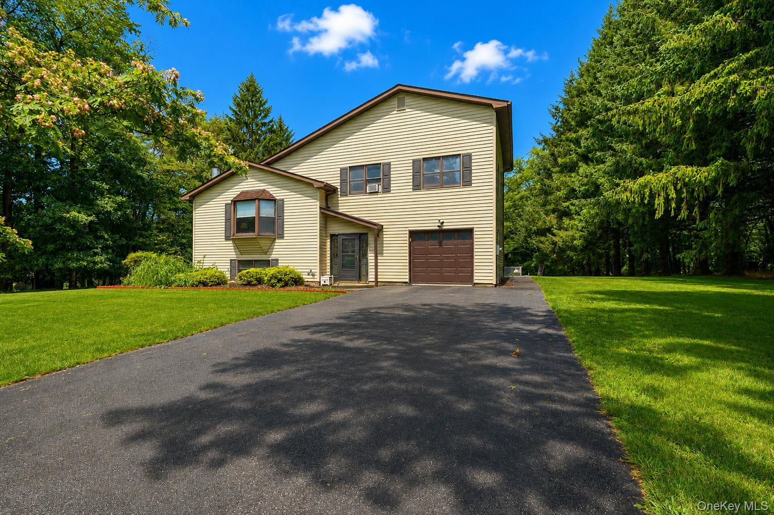 18 Hillside Road, Slate Hill NY 10973