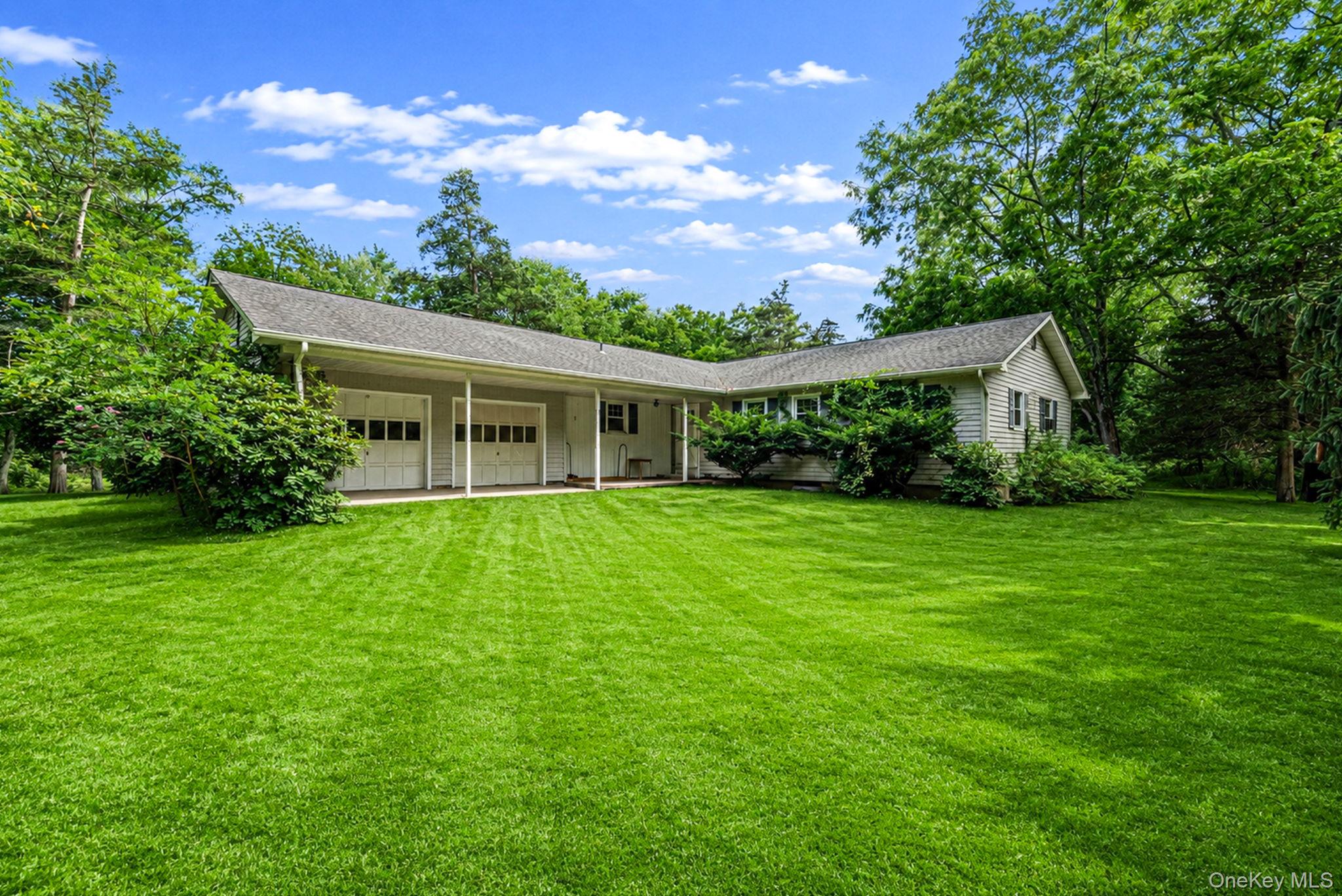 42 E Bartlett Road, Middle Island NY 11953