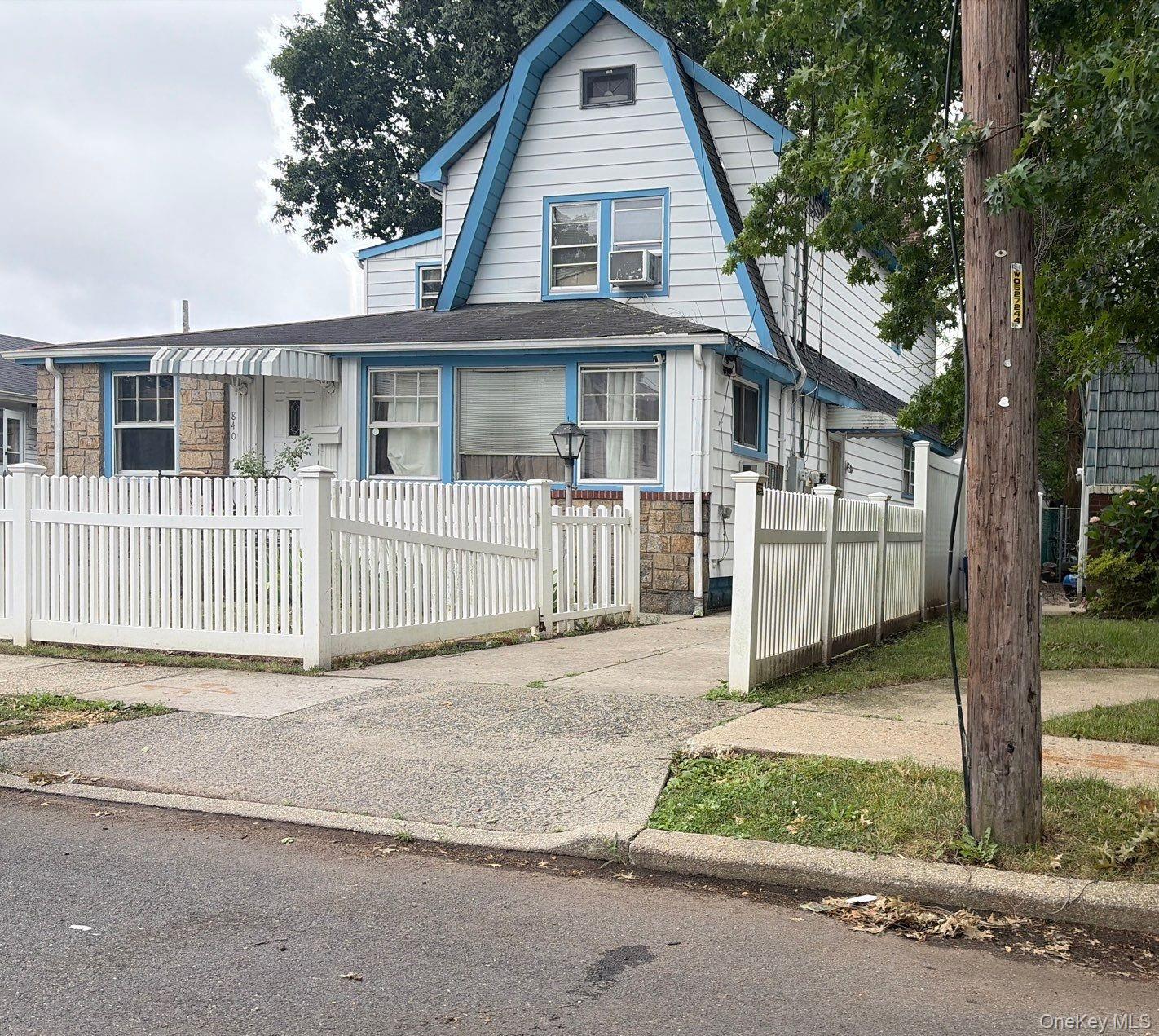840 Kings Parkway, Baldwin NY 11510